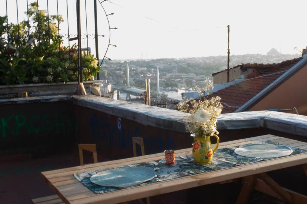 شقة Sincere Istanbul Experience In Galata Area. المظهر الخارجي الصورة